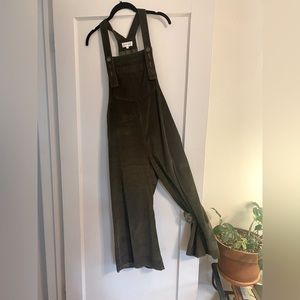 (SOLD) Bella Dahl olive-green corduroy cropped wide-legged overalls, medium.